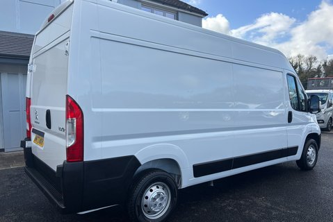 Peugeot Boxer BlueHdi 335 L3H2 Professional Premium Plus Panel Van 2