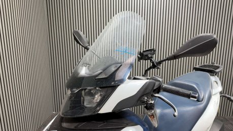 Piaggio MP3 YOURBAN LT 300 RIDE ON A CAR LICENCE TRIKE BIKE PROJECT 16