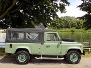 Land Rover Defender 110 2.5 Diesel 26