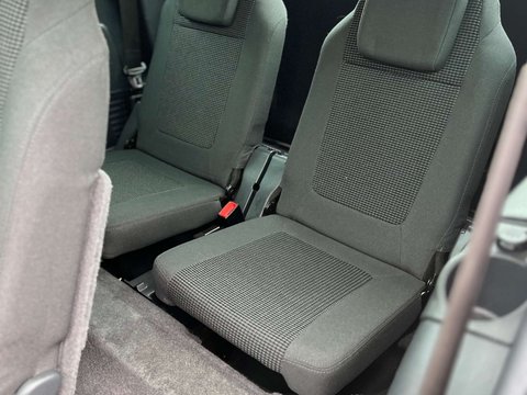 Peugeot 5008 1.6 5008 Allure Blue HDi S/S 5dr 28