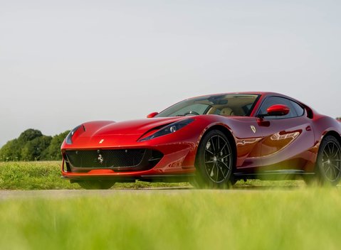 Ferrari 812 Superfast 5