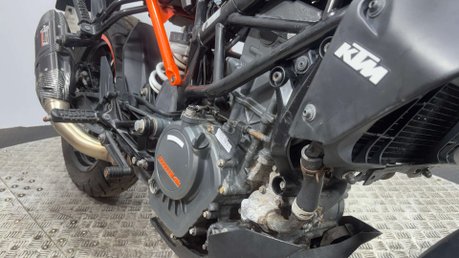 KTM Duke 2019 24k SPARE OR REPAIR PROJECT BIKE NAKED 125CC LEARNER BIKE 14