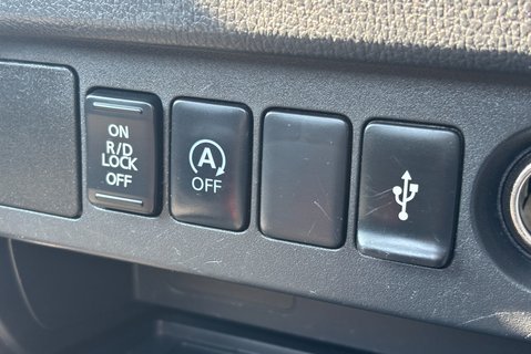 Mitsubishi L200 DI-D 4WD 4Life Single Cab Pickup - Air Con 23