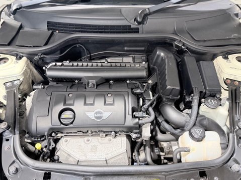 Mini Convertible 1.6 Cooper Euro 5 2dr 34