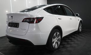 Tesla Model Y LONG RANGE AWD Now with GROK AI 1 Owner Comfort Suspension Pano roof VAT Q 11