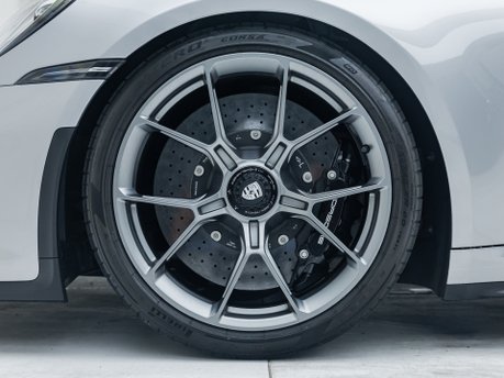 Porsche 911 GT3 Touring (992) 