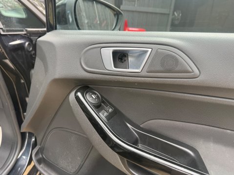 Ford Fiesta 1.0T EcoBoost Zetec Hatchback 5dr Petrol Manual Euro 5 (s/s) (100 ps) 29