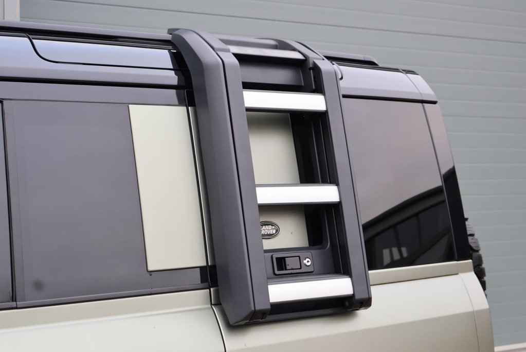 Land Rover Defender 110 P300 SE STYLED BY SEEKER FACTORY MATT FINISH HUGER SPEC  28