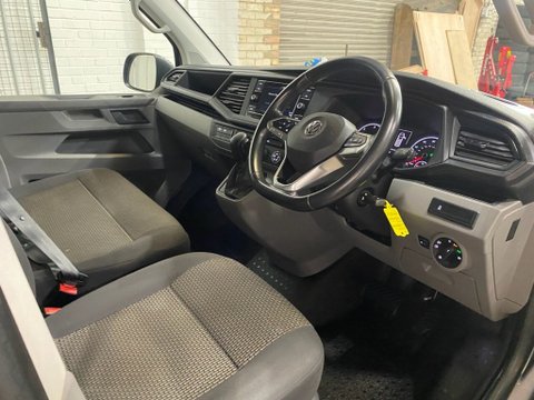 Volkswagen Transporter T30 TDI P/V HIGHLINE 11