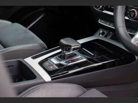 Audi Q5 2.0 TDI 40 S line SUV 5dr Diesel S Tronic quattro Euro 6 (s/s) (204 ps) 8