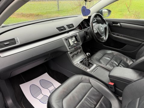 Volkswagen Passat 2.0 TDI BlueMotion Tech Executive Euro 5 (s/s) 5dr 39