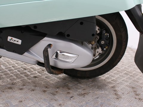 Piaggio Vespa GTS VESPA GTS 125 23