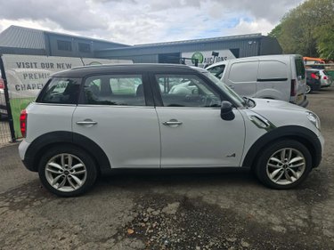 Mini Countryman COOPER D ALL4 2