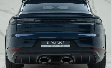 Porsche Cayenne TURBO E-HYBRID Coupe with GT Package 8