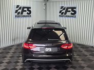 Audi RS4 4.2 FSI V8 Estate 5dr Petrol S Tronic quattro Euro 5 (450 ps) 40