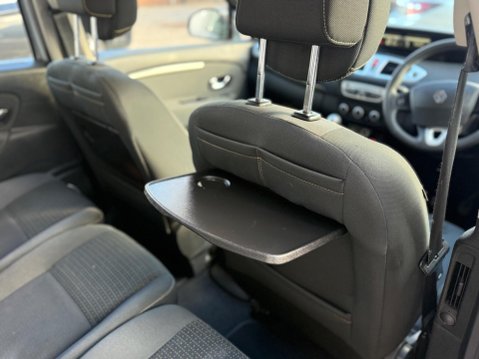 Renault Scenic 1.6 VVT Dynamique Euro 5 5dr 34