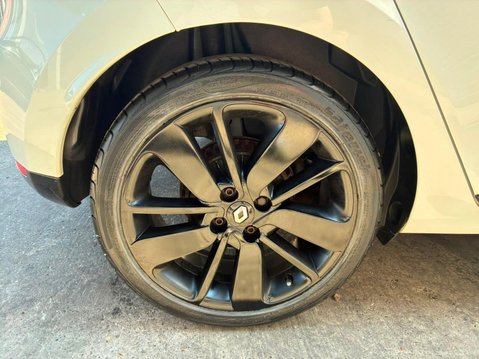 Renault Clio 0.9 TCe Dynamique S MediaNav Euro 5 (s/s) 5dr 21