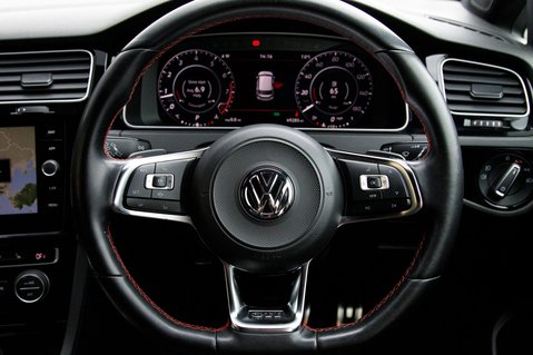 Volkswagen Golf GTI PERFORMANCE TSI DSG 22