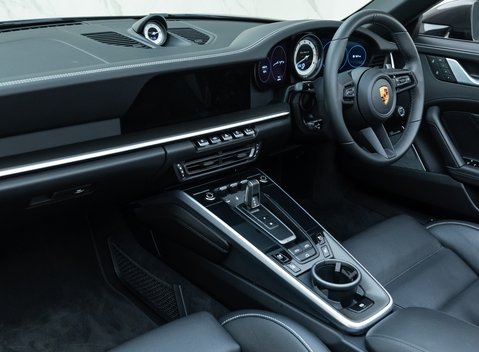 Porsche 911 Turbo S Cabriolet (992) 17