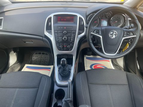 Vauxhall Astra 1.4 16v SRi Euro 5 5dr 18