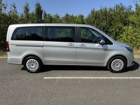 Mercedes-Benz V Class V300 D Auto Diesel LWB 6 Seater VAT Q Just 2000 miles 4