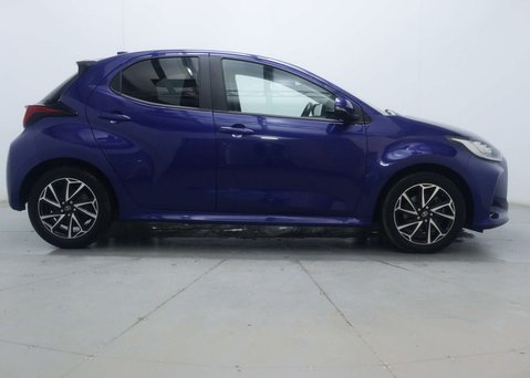Toyota Yaris 1.5 Yaris Design HEV CVT 5dr 12