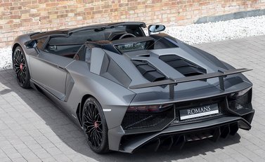 Lamborghini Aventador SV LP 750-4 Roadster 13
