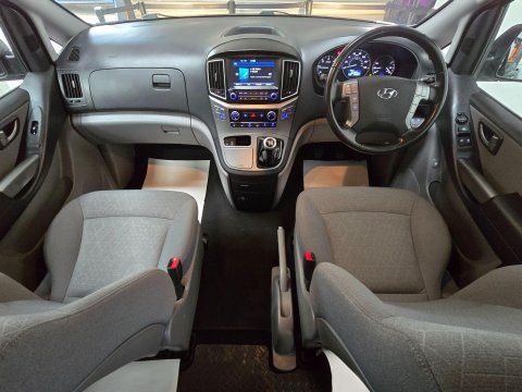 Hyundai I800 2.5 CRDi SE Nav Euro 6 5dr 3