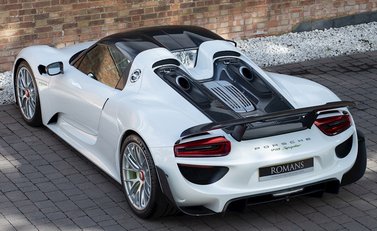 Porsche 918 Spyder Weissach 10