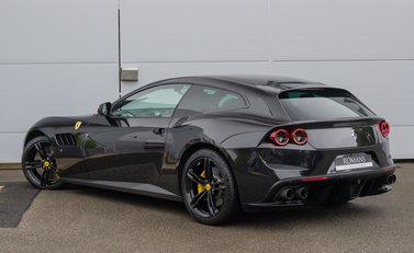 Ferrari GTC4 Lusso V12 4