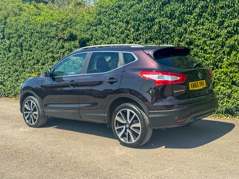 Nissan Qashqai 1.6 dCi Tekna SUV 5dr Diesel XTRON 2WD Euro 6 (s/s) (130 ps) 7