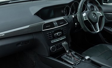 Mercedes-Benz C63 AMG Black Series 18