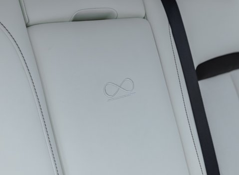 Rolls-Royce Cullinan Series II BLACK BADGE 18