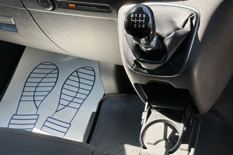 Ford Transit Custom 320 LIMITED ECOBLUE DOUBLE CAB - 6 SEATER -REVERSE CAMERA -APPLE CAR PLAY 39