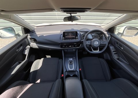 Nissan Qashqai DIG-T ACENTA PREMIUM DCT MHEV 13