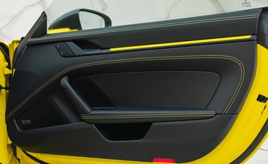 Porsche 911 GT3 TOURING (992) 27