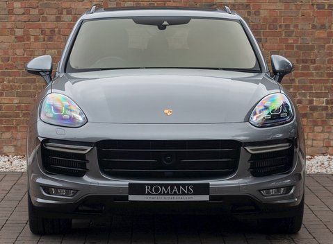 Porsche Cayenne GTS 4