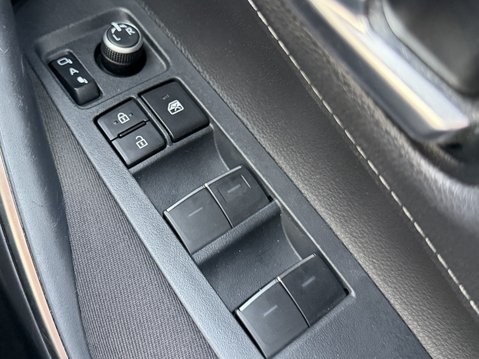 Toyota Corolla 1.8 VVT-i Hybrid Design 5dr CVT 34
