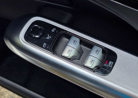 Mercedes-Benz E Class 2.0 E 300 AMG LINE Advanced E Auto 5dr 33