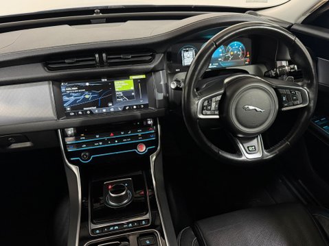 Jaguar XF SPORTBRAKE R-SPORT 2.0D AWD AUTOMATIC 13