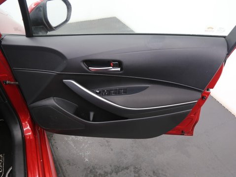 Toyota Corolla 2.0 VVT-h Design CVT Euro 6 (s/s) 5dr 19