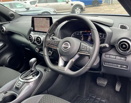 Nissan Juke 1.0 Juke N-Connecta DiG-T Semi-Auto 5dr 18