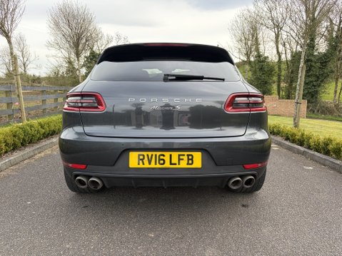 Porsche Macan D S PDK 11