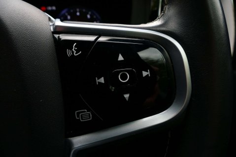 Volvo XC60 2.0 XC60 R-Design B5 MHEV AWD Auto 4WD 5dr 30