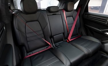 Porsche Cayenne Turbo S E-Hybrid 16