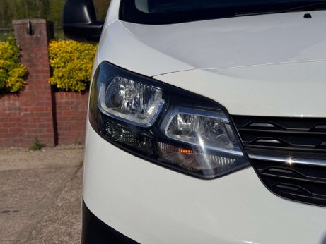 Vauxhall Vivaro 2.0 Vivaro 3100 Dynamic S/S 2