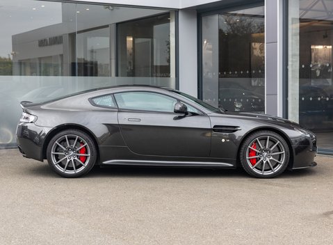 Aston Martin V12 Vantage S 3