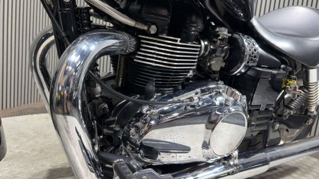 Triumph Bonneville 2013 ONLY 13K 1 OWNER LONG MOT MID-WEIGHT CRUISER BIKE 865CC 46