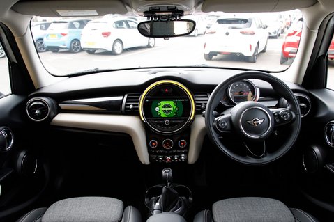 Mini Hatchback 1.5 Cooper II 5dr 3