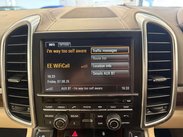 Porsche Cayenne 3.0 TD V6 SUV 5dr Diesel Tiptronic 4WD Euro 5 (s/s) (240 ps) 26